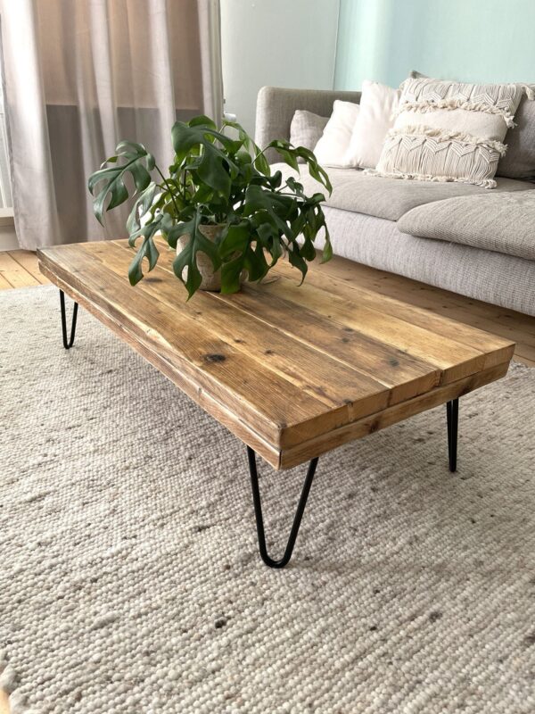 Couchtisch Altholzplanken auf Haarnadelbeinen – Bild 2