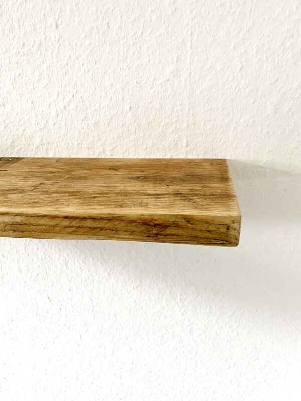 Schwebendes Regal Altholz mit Leinöl Finish
