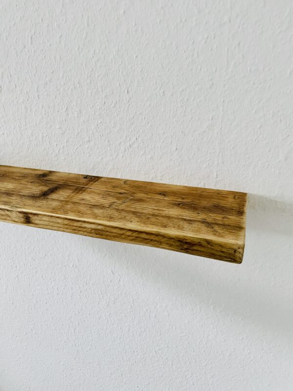 Schwebendes Regal Altholz mit Leinöl Finish – Bild 2