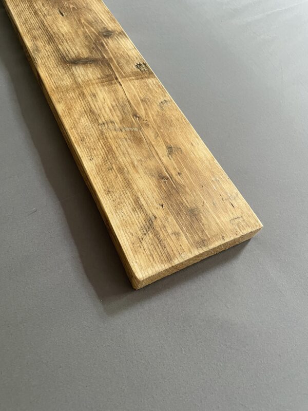 Schwebendes Regal Altholz mit Leinöl Finish – Bild 5