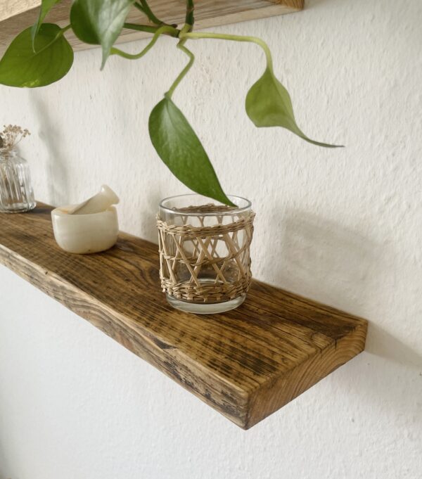 Schwebendes Regal Altholz mit Leinöl Finish – Bild 3