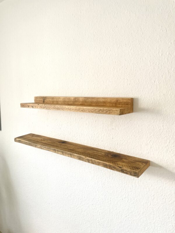 Schwebendes Regal mit Rückwand und Finish – Bild 2