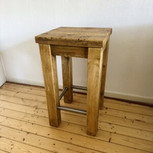 Barhocker aus Altholz