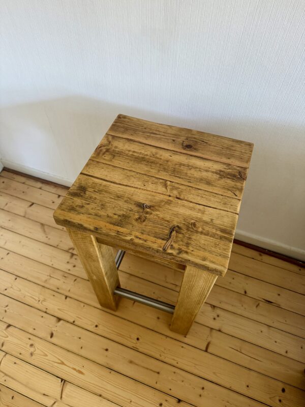 Barhocker aus Altholz – Bild 4