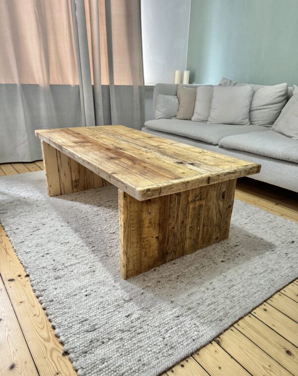 Couchtisch auf Gerüstbohlenbeinen – Bild 9