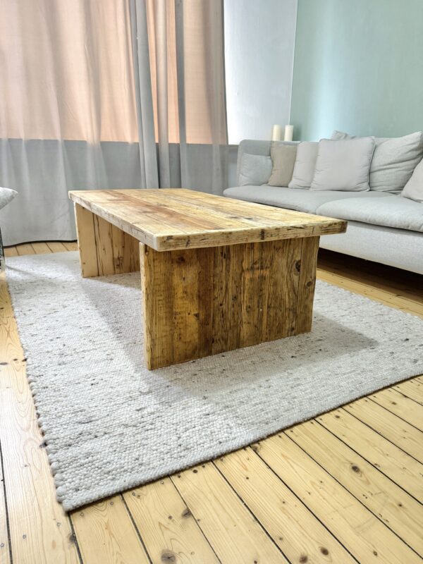 Couchtisch auf Gerüstbohlenbeinen – Bild 8