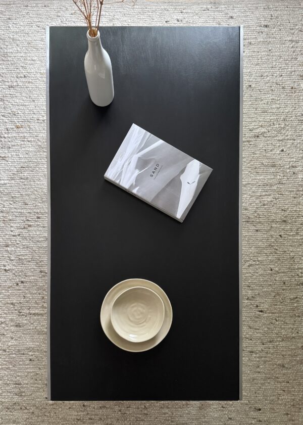 Handgefertigter Couchtisch mit schwarzer Platte im Industrial-Design – Baustahl | Lokale Herstellung (Kopie) – Bild 6