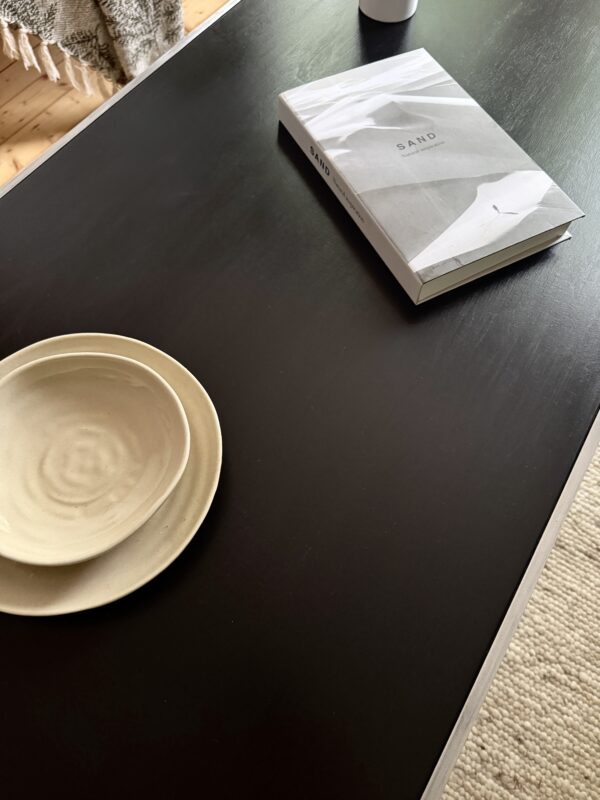Handgefertigter Couchtisch mit schwarzer Platte im Industrial-Design – Baustahl | Lokale Herstellung (Kopie) – Bild 7