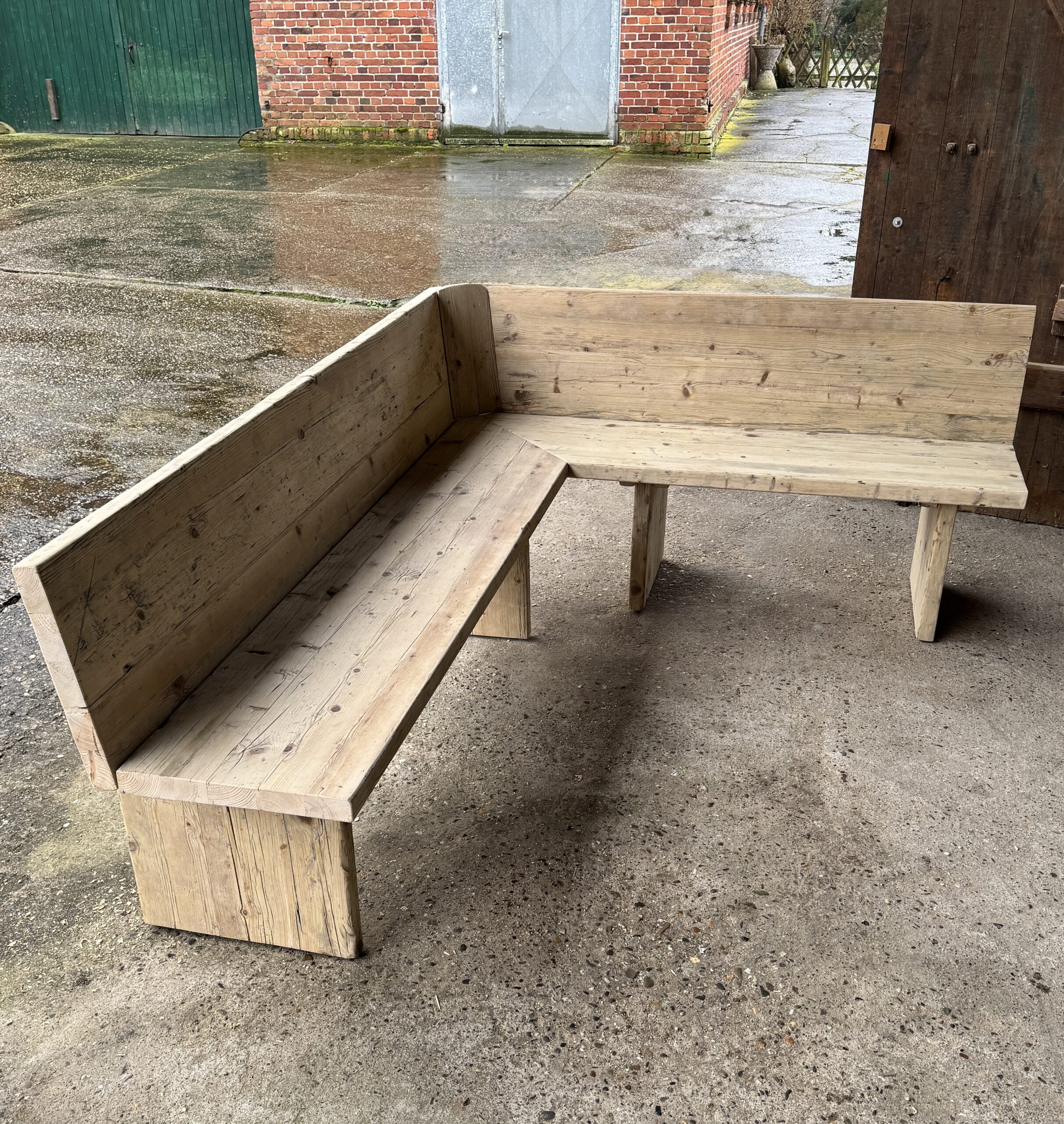 Eckbank aus Gerüstbohlen – Bild 9