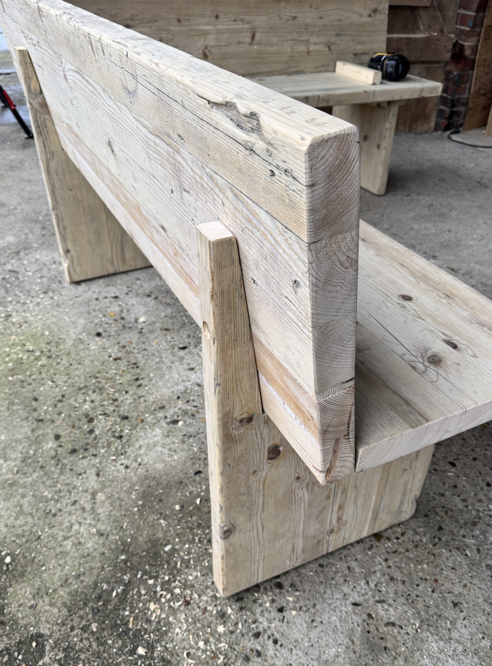 Eckbank aus Gerüstbohlen – Bild 12