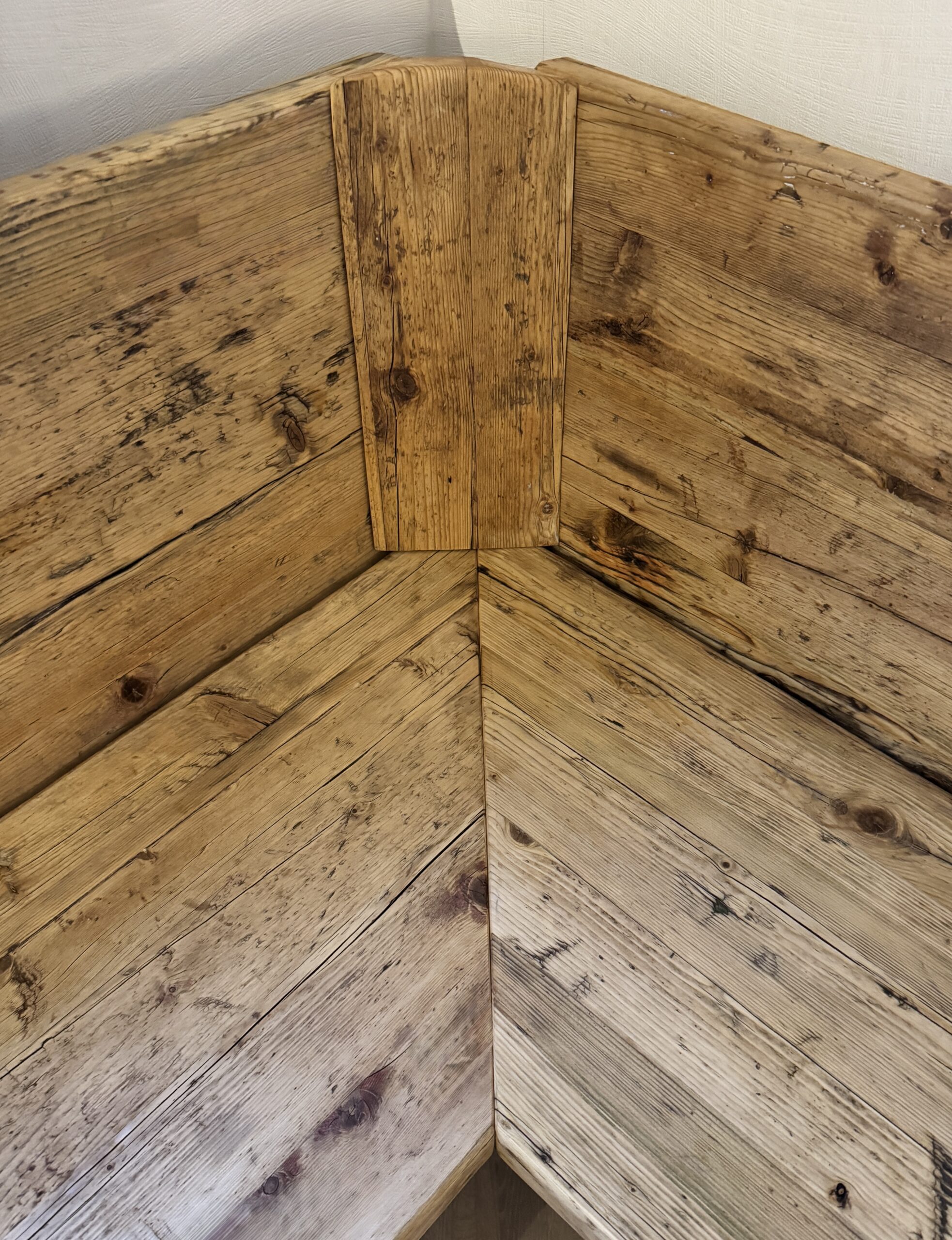 Eckbank aus Gerüstbohlen – Bild 6