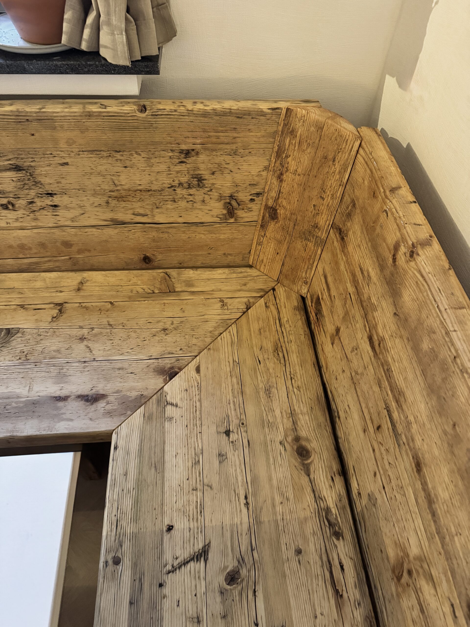 Eckbank aus Gerüstbohlen – Bild 5